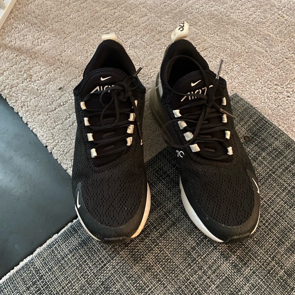 black air max 270’s